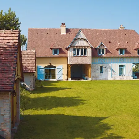 Villa Beautiful With Parking In *