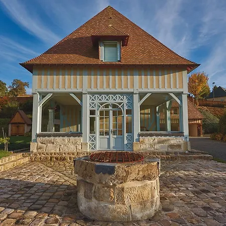 Villa Beautiful With Parking In *